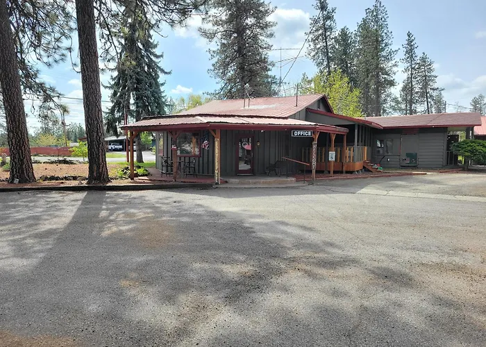Cedar Village Motel & Rv