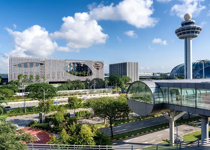 Crowne Plaza Changi Airport By Ihg Singapur Mit Golfplatz