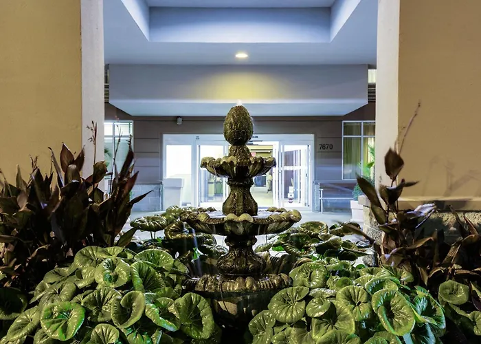 Holiday Inn Express Hotel & Suites Charleston - Northwoods By Ihg