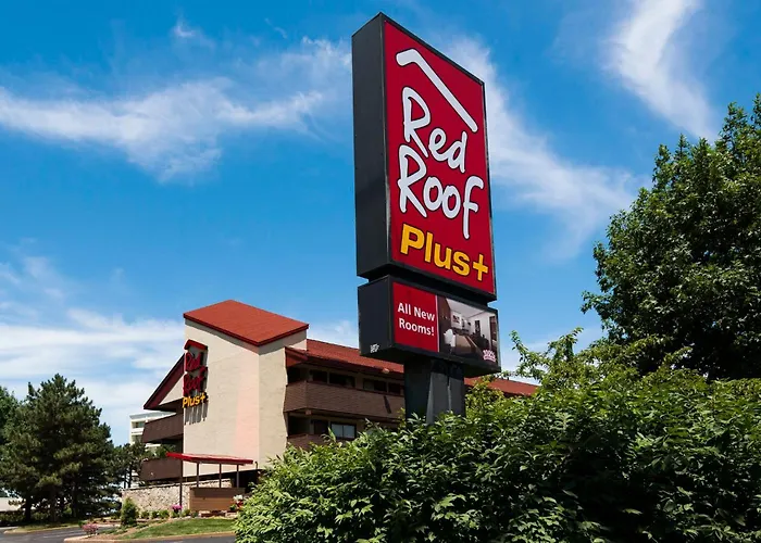 Red Roof Inn Plus+ St. Louis - Forest Park / Hampton Ave.