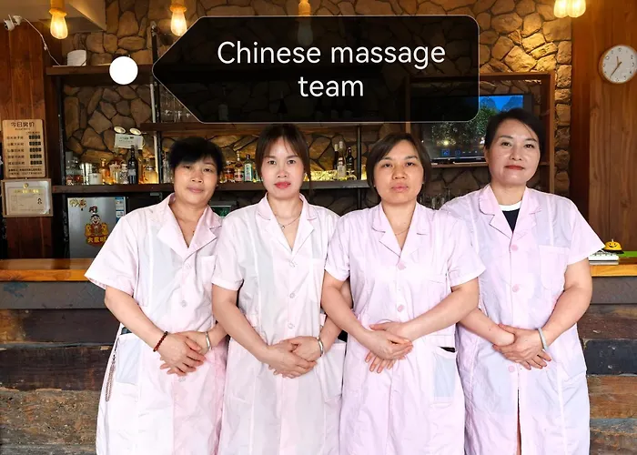 Boutique Yangshuo River Lodge Hotel--English Speaking Team&Swimming Pool&Activties Organized&Free Pick Up From Airport Or Ts Over 3 Nights