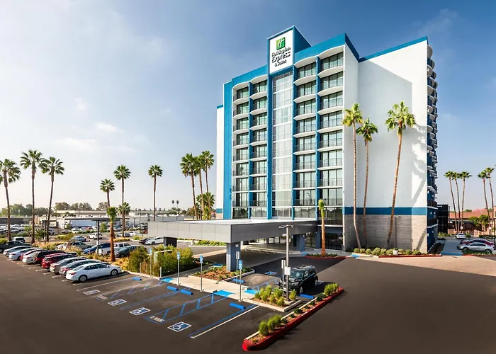 Holiday Inn Express & Suites Santa Ana - Orange County By Ihg