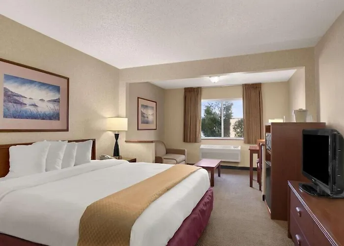 Baymont By Wyndham Golden/Red Rocks