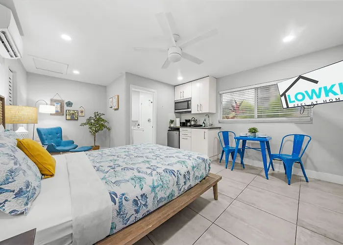 Casa Cordova Apartments By Lowkl
