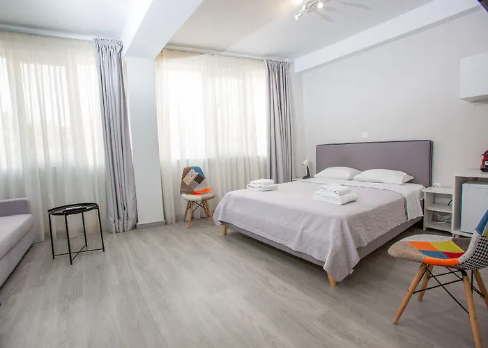 Raise Boutique Rooms In The Center Of Athens