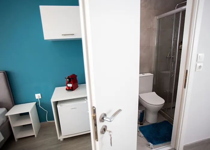 Raise Boutique Rooms In The Center Of Athens
