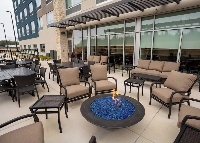 Holiday Inn Express & Suites Richburg By Ihg