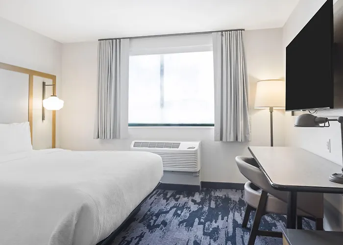 Fairfield Inn & Suites By Marriott San Diego Pacific Beach