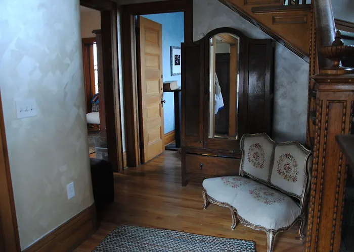 Off Broadway B & B