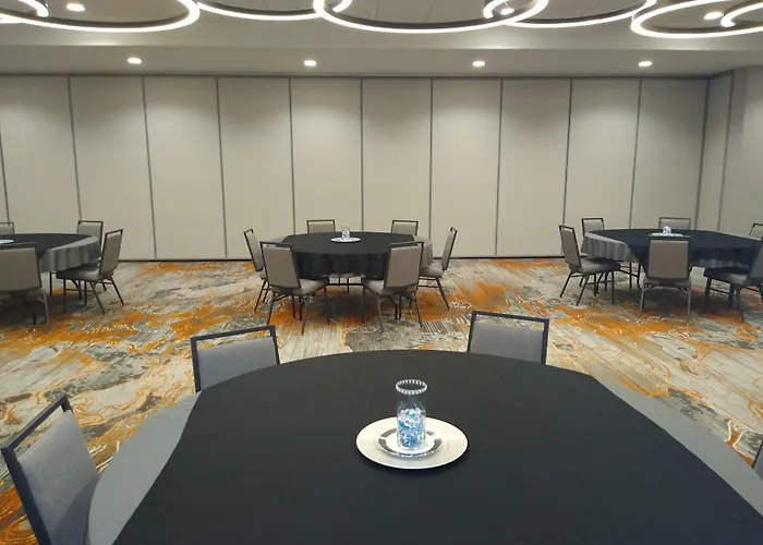 Holiday Inn - Kansas City - Northeast By Ihg