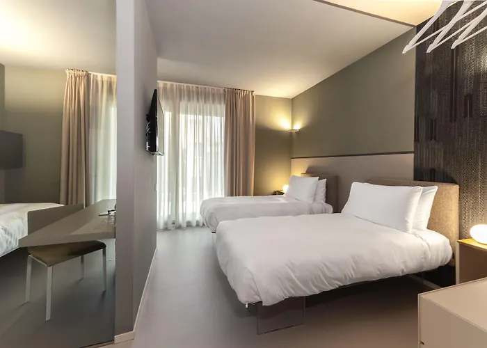 Open Hotel