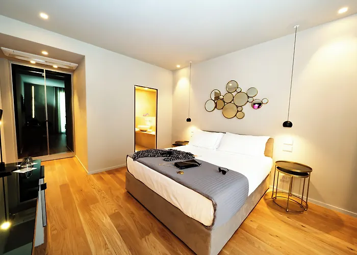 Elite Accommodations & Hydromassage Pool
