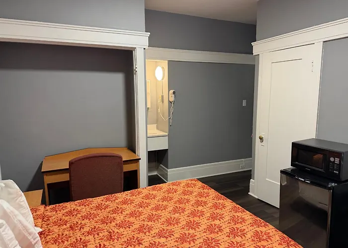 Layne Hotel