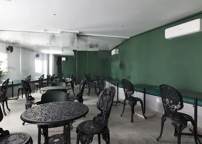 2060 The Newton Hostel