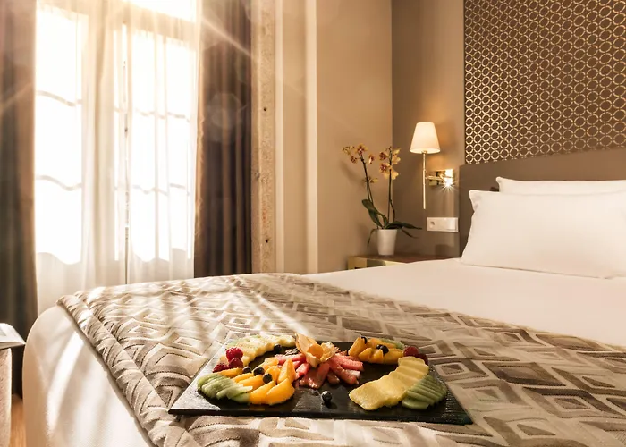 Boutique Dorma Almada Porto Hotel