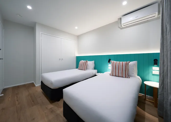 Red Star Palm Beach Gold Coast