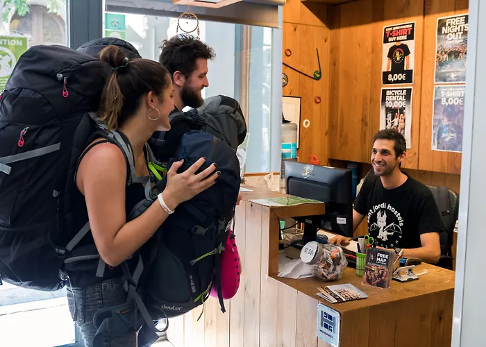 Sant Jordi Hostels Gracia