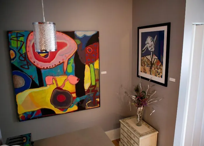 The Muse Gallery Guesthouse Milwaukee