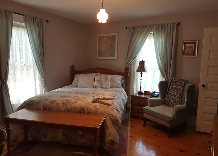 Ye Olde Walkerville Bed & Breakfast Windsor