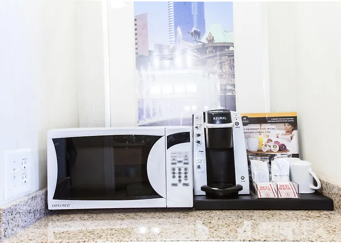Best Western Premier Toronto Airport Carlingview Hotel
