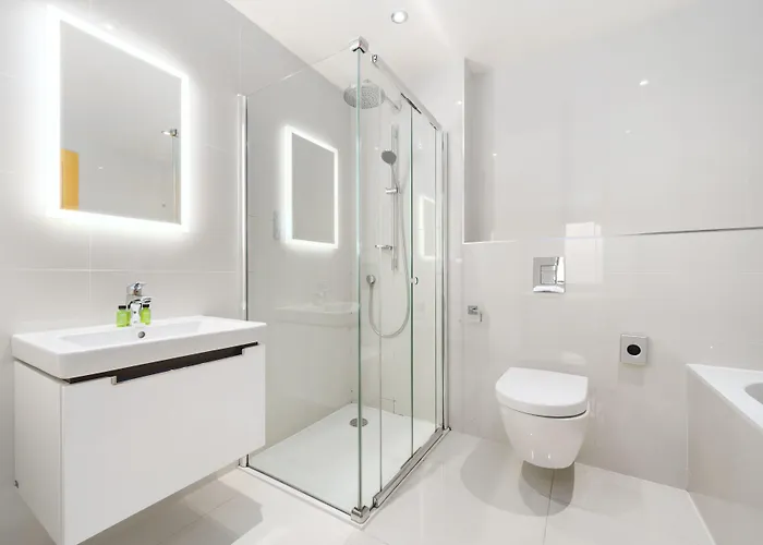 White Hart Hotel & Apartments