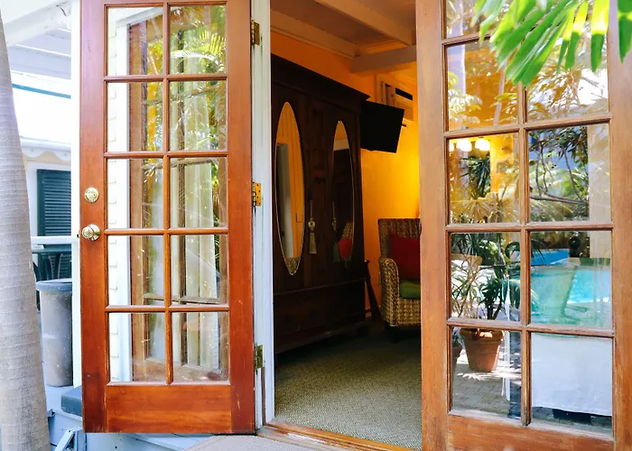 Tropical Inn