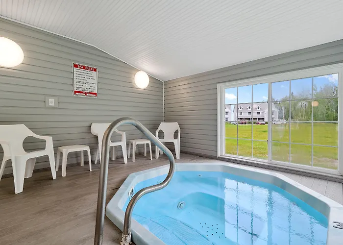 Clearwater Lakeshore Motel
