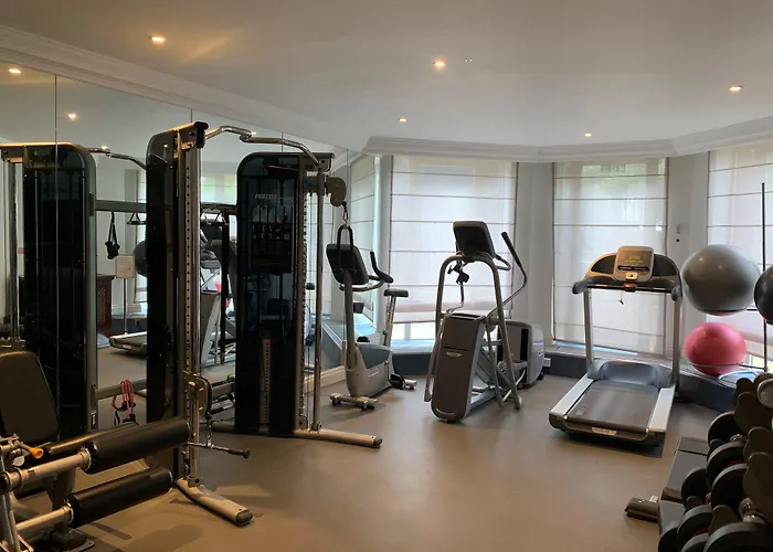 Cheval Thorney Court At Hyde Park