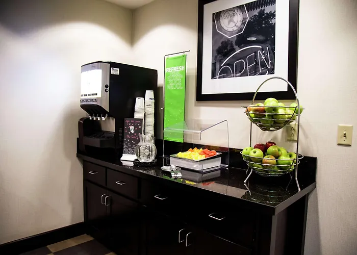 Hampton Inn & Suites Sharon West Middlesex