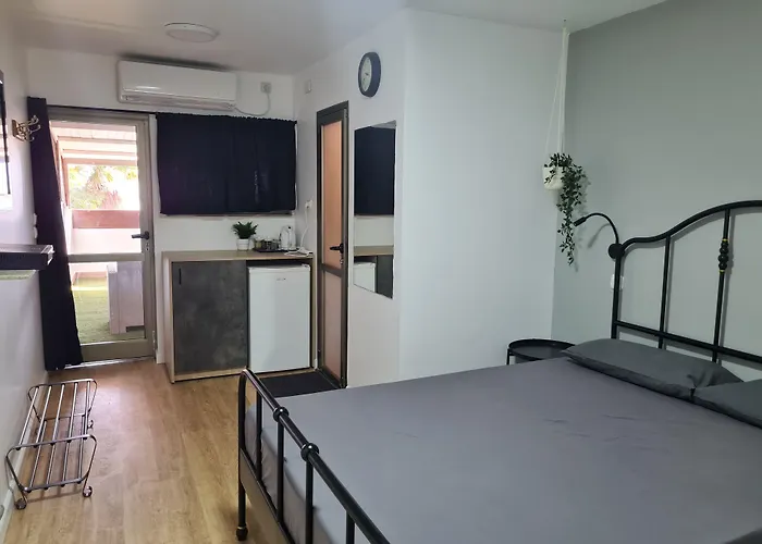 Arava Hostel