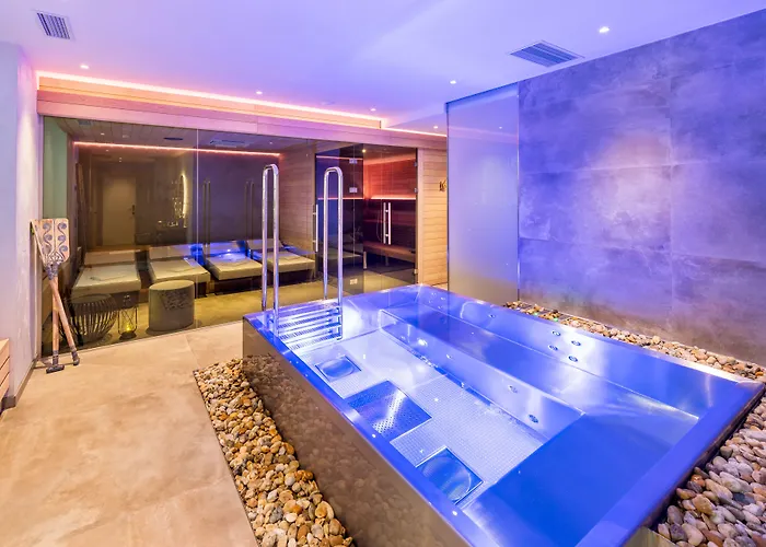 MOSAIC HOUSE Design Hotel