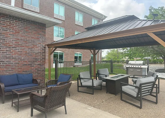 Holiday Inn Express & Suites Lexington Downtown Area-Keeneland By Ihg