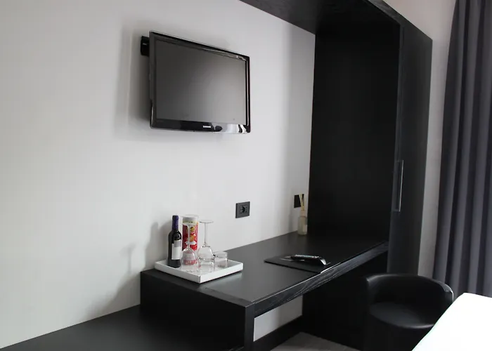 Lhp Hotel Napoleon Milan