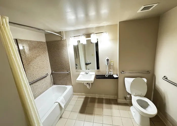 Wingate By Wyndham Chesapeake Hotel