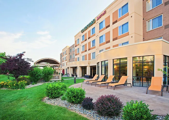 Boutique Courtyard Louisville Northeast