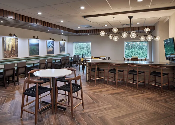 Fairfield Inn & Suites By Marriott Virginia Beach/Norfolk Airport