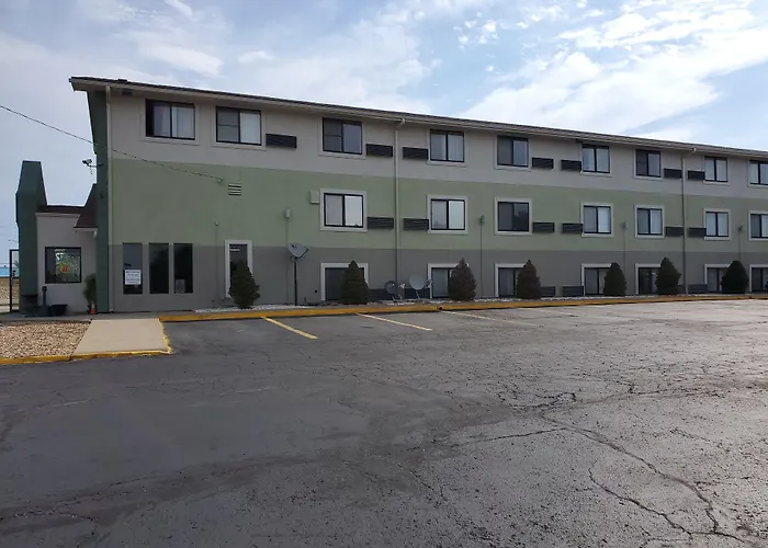 Super 8 By Wyndham Kansas City At Barry Road/Airport