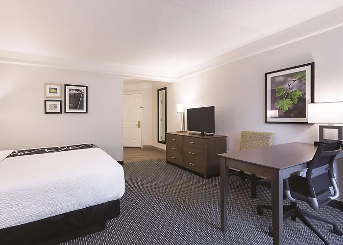 La Quinta By Wyndham Dallas Plano West