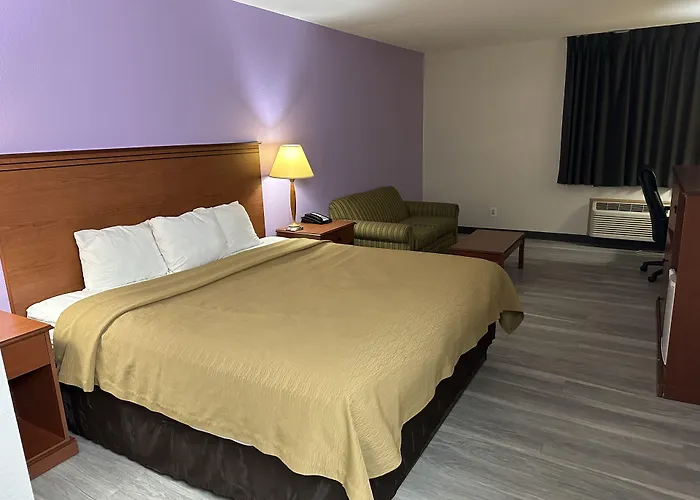 Baymont By Wyndham Omaha Sw