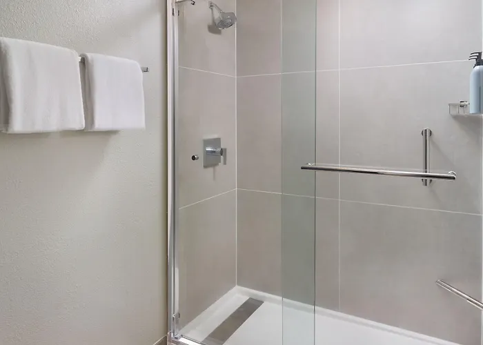 Courtyard By Marriott Atlanta Executive Park/Emory