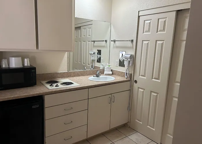 California Suites Hotel San Diego