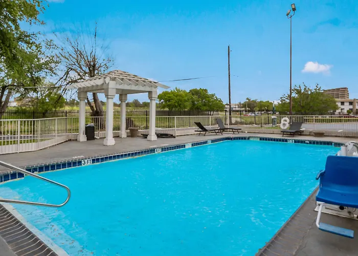 Motel 6-Dallas, Tx - Market Center