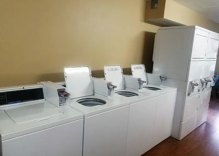 Red Roof Inn & Suites Houston- Hobby Airport