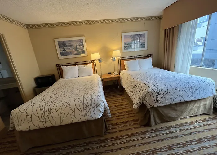 Travelodge By Wyndham Seattle By The Space Needle