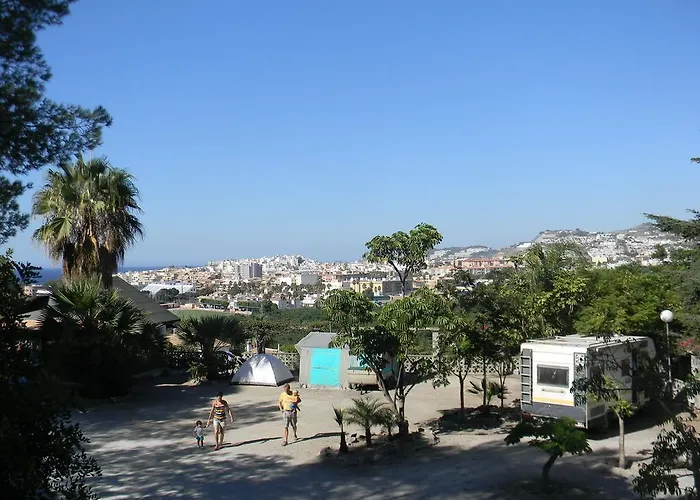 Camping Tropical Almuñécar admite animales
