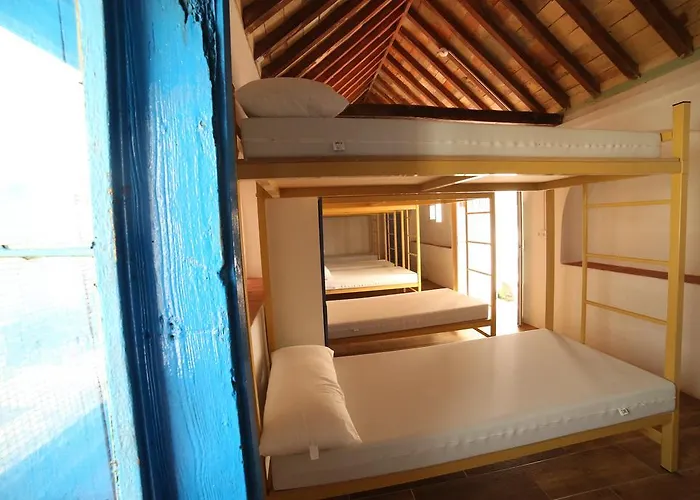 Wake Up In Tarifa Hostel & Restaurant Lounge