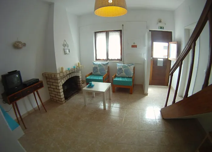 Ahoy Porto Covo Hostel