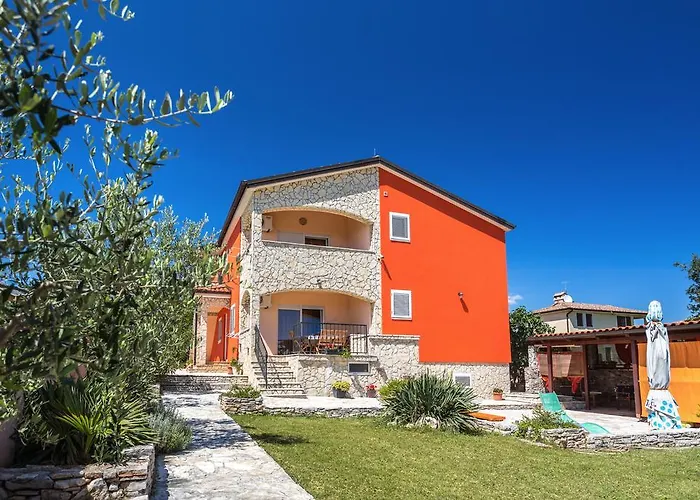 Apartments Villa Orange Medulin