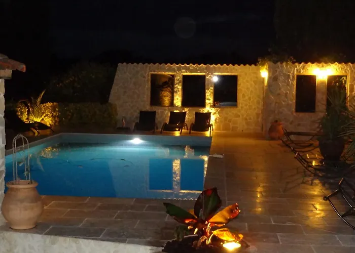 Boutique Bed and Breakfast La Bastide de Font Clarette à Six-Fours-les-Plages