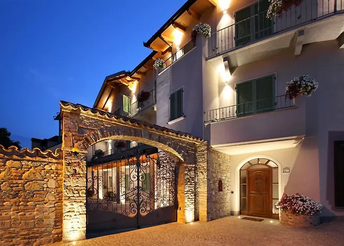 Bed and Breakfast La Rocca Carrù